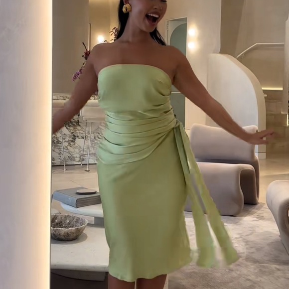 Meshki Allegra Satin Ruched Strapless Top (M, Green, NWT) - Picture 2 of 5